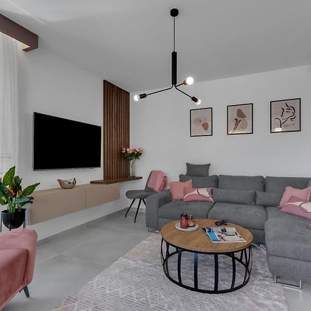 Villa Bomada Тучепи Экстерьер фото